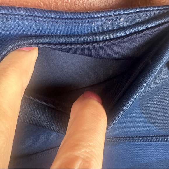 Alo Yoga Airbrush Navy Camouflage Print Leggings Size Small - Picture 3 of 7